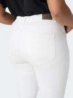 ONLY CARMAKOMA Straight Regular Jeans CARAUGUSTA Dames Wit -ONLY Elegant winkel 4c200e543fed6b926ddf59138e338633