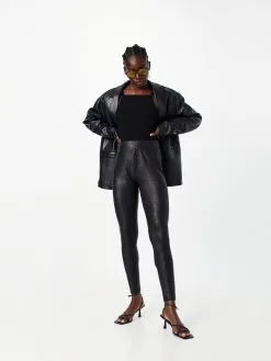 ONLY Leren Broeken Skinny Leggings SANIRA Dames Zwart -ONLY Elegant winkel 8fbddb9aa788e096663d7fb6846a9521