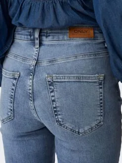 ONLY Bootcut Flared Jeans BLUSH Dames Lichtblauw -ONLY Elegant winkel be817c1e8c6351a085eb5904d7fb0298