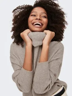 ONLY Coltruien Trui Katia Dames Lichtbruin -ONLY Elegant winkel c071575e141f459b60c4c324bf871e4b