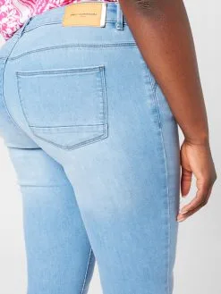ONLY CARMAKOMA Jeans Skinny Jeans Dames Lichtblauw 9 ONLY CARMAKOMA Jeans Skinny Jeans Dames Lichtblauw -ONLY Elegant winkel e52cbc6516f1a5d03eb5c2cc0ccdca7b