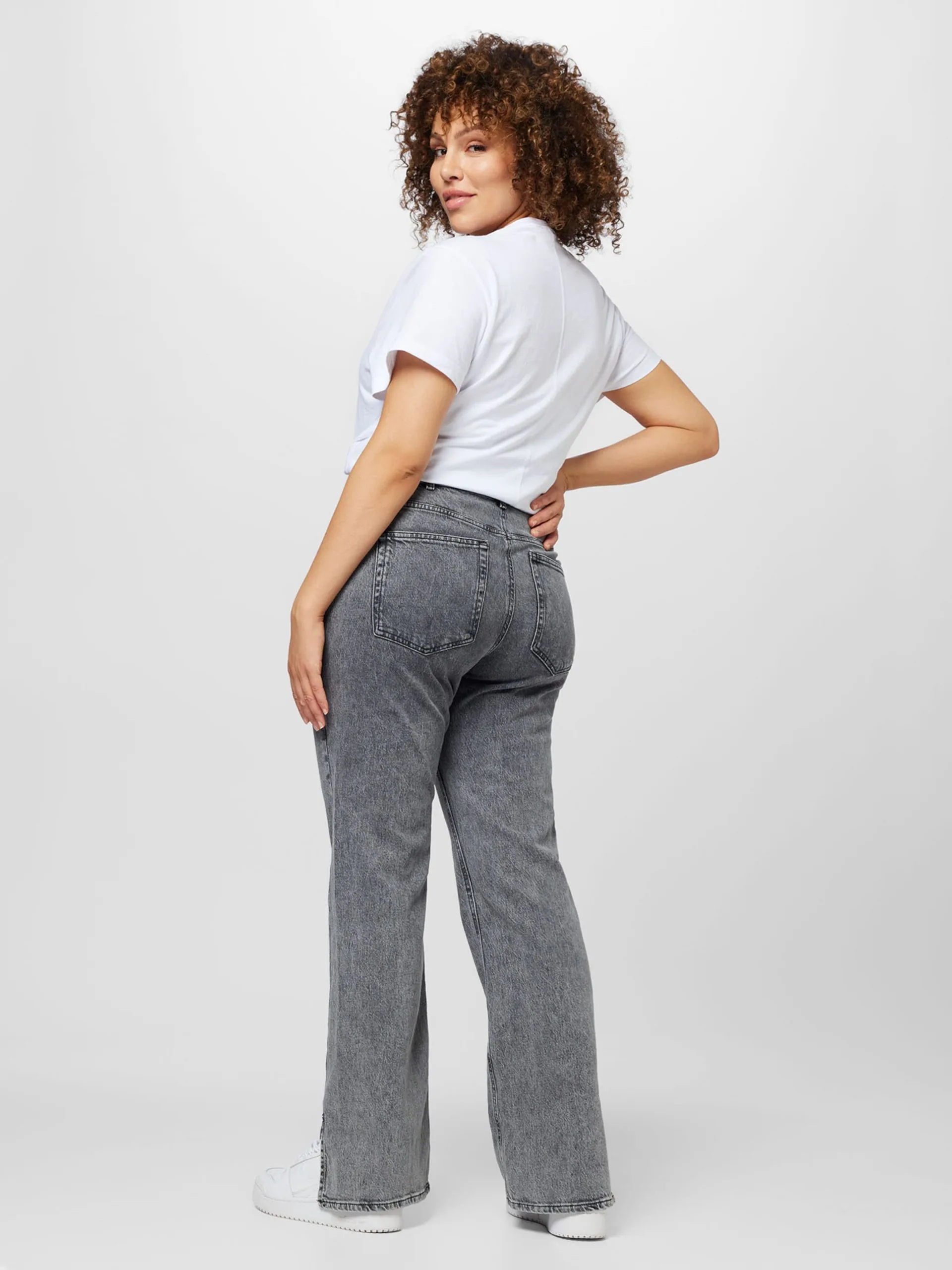 ONLY CARMAKOMA Straight Regular Jeans Dames Grijs 3 ONLY CARMAKOMA Straight Regular Jeans Dames Grijs - Afbeelding 3